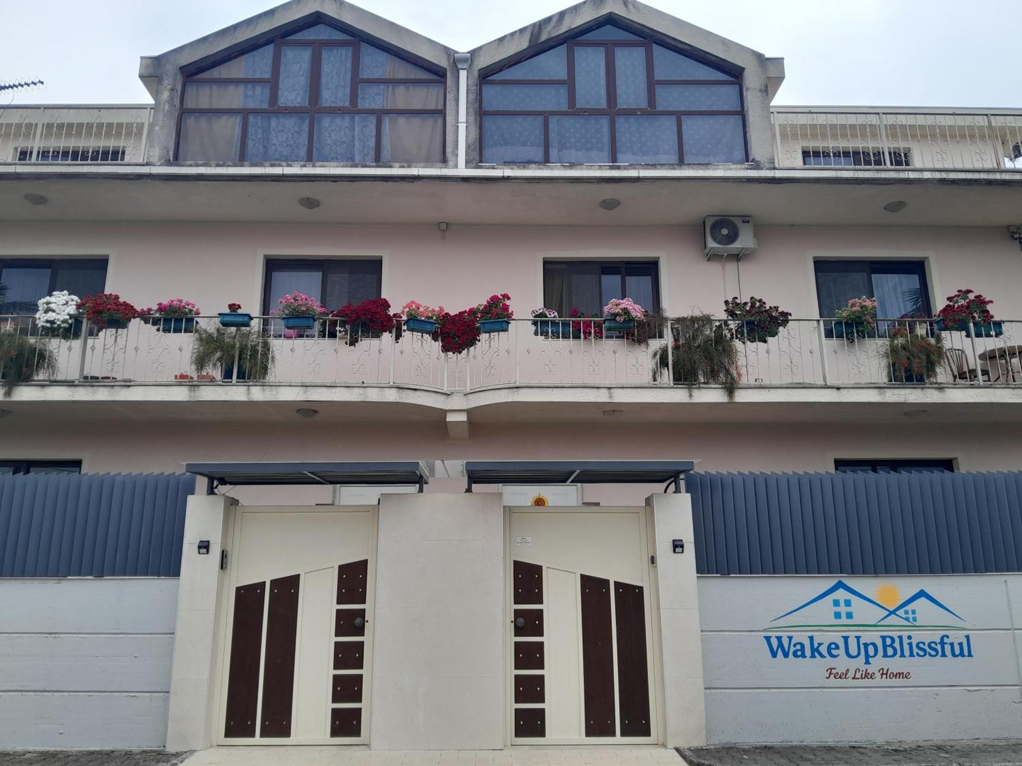 Blissful Hostel Шкодер Екстер'єр фото